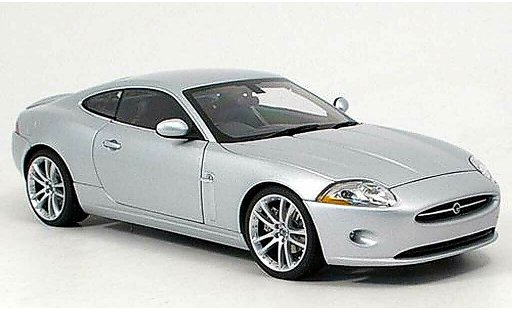Jaguar XK coupe 1/18 Autoart grise 2005 miniature