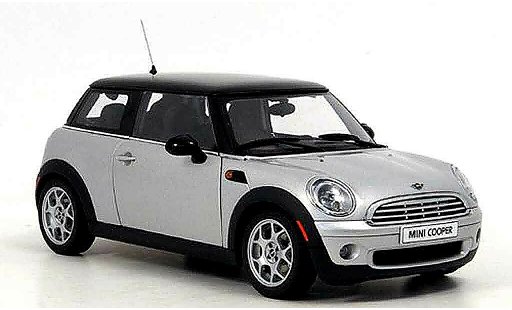 Mini Cooper D 1/18 Autoart grise noire miniature