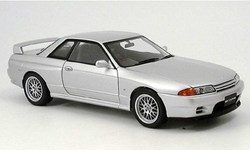 Nissan Skyline R32 1/18 Autoart gtr v-spec.ii noire miniature