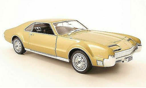Oldsmobile Toronado Base 1/18 Yat Ming or 1966 miniature