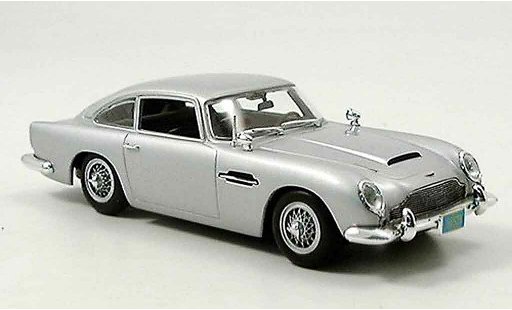 Aston Martin DB5 james bond 1/43 Minichamps casino royal miniature