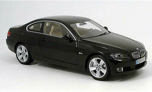 Bmw 335 coupe 1/18 Kyosho E92 noire 2006 miniature