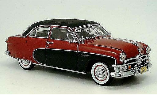 Ford Crestliner Berline 1/18 Precision rouge-noire 1950 miniature