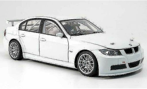 Bmw 320 WTCC 1/18 Autoart E90 si blanche plain body version 2006 test car miniature