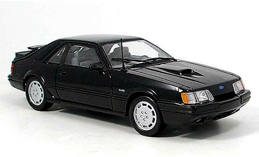 Ford Mustang SVO 1/18 Welly noire miniature