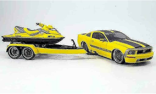 Ford Mustang Cesam 1/18 Norev or/grise + remorque avec jet-ski miniature
