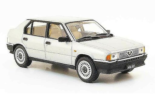Alfa Romeo 33 1.3 1/43 Pego grise metallisee 1983 miniature
