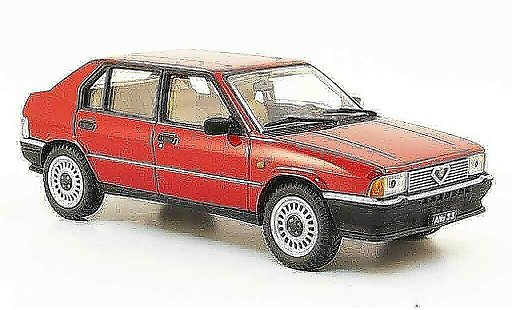 Alfa Romeo 33 1.3 1/43 Pego rouge 1983 miniature