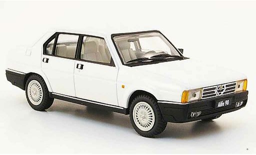 Alfa Romeo 90 berlina 1/43 Pego berline blanche 1984 miniature