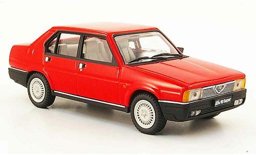 Alfa Romeo 90 super 1/43 Pego rouge 1984 miniature