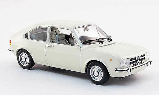 Alfa Romeo Alfasud berlina 1/43 Minichamps blanche 1972 miniature