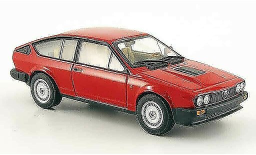 Alfa Romeo Alfetta gtv 1/43 Minichamps V 2.5 v6 rouge 1983 miniature