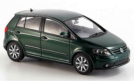 Volkswagen Golf Base 1/43 Minichamps plus verte 2004 miniature