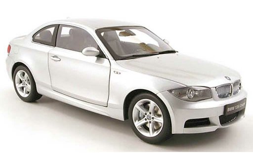 Bmw 135 E82 1/18 Kyosho i coupe () grise clair metallized miniature