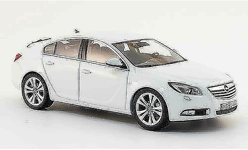 Opel Insignia Base 1/43 Schuco blanche fliessheck 2008 miniature