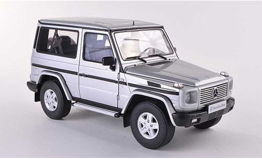 Mercedes Classe G SWB 1/18 Autoart grise 90er-Baureihe miniature