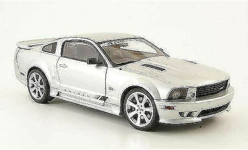 Saleen S281 Base 1/18 Autoart s281 grise metallized miniature