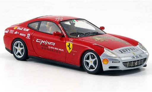Ferrari 612 Scaglietti 1/43 Look Smart rouge grise metallisee 15000 rouge miles tour miniature