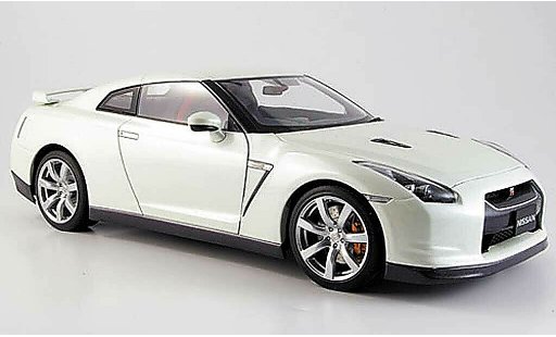 Nissan Skyline R35 1/18 Autoart gtr blanche miniature