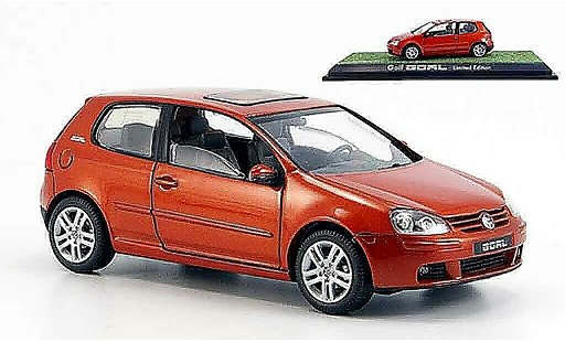Volkswagen Golf Base 1/43 Schuco goal cuivre miniature