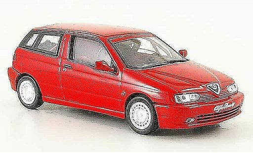 Alfa Romeo 145 berlina 1/43 Pego presentation blanche 1997 miniature