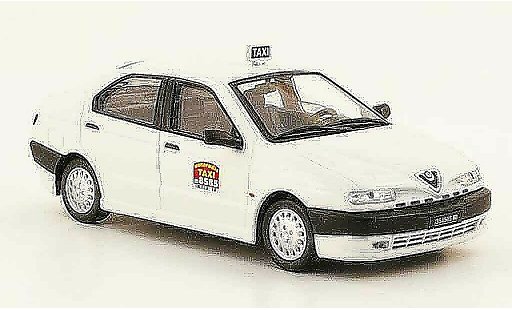Alfa Romeo 146 polizia 1/43 Pego taxi mailand miniature