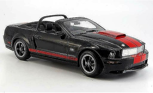 Shelby GT Convertible 1/18 Shelby Collectibles cabriolet noire/rouge b. jackson version 2008 miniature