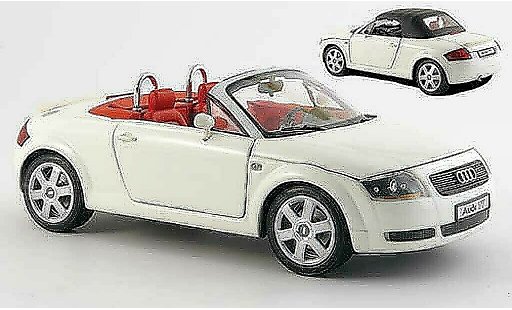 Audi TT roadster 1/18 Revell blanche miniature