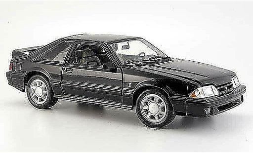 Ford Mustang Cobra 1/18 GMP noire miniature