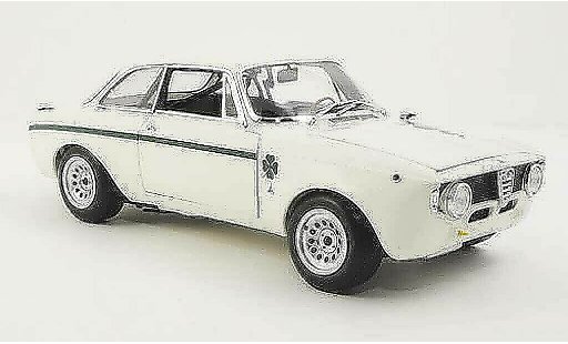 Alfa Romeo Giulia gt junior 1300 1/18 Minichamps GTA blanche 1972 miniature