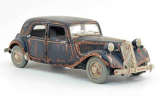 Citroen Traction 15 1/18 Maisto cv traction noire rouillee 1952 miniature
