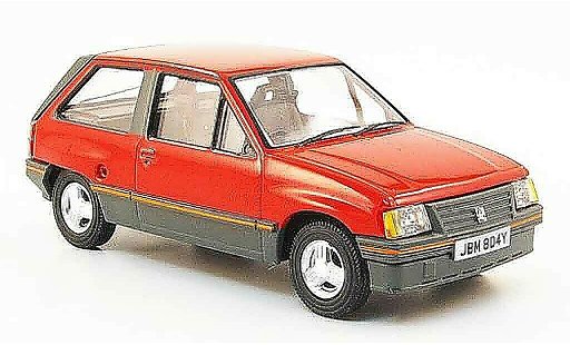 Opel Nova SR 1/43 Vanguards 1.3 rouge miniature