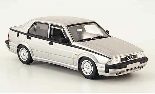 Alfa Romeo 75 3.0 v6 1/43 Minichamps america grise metallisee 1987 miniature