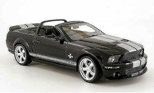 Shelby GT 500 2007 1/18 Shelby Collectibles cabriolet noire avec bandes grises miniature