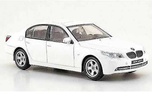 Bmw 535 berline 1/43 Mondo Motors E60 d blanche miniature