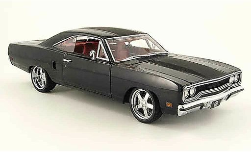 Plymouth Blackbird Base 1/18 GMP road runner noire miniature