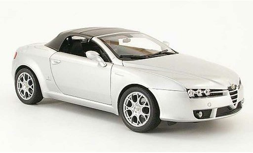 Alfa Romeo Spider veloce 1/18 Welly grise capote miniature