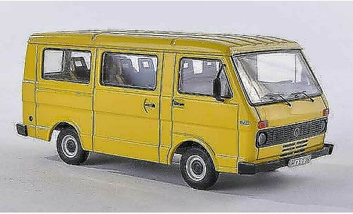 Volkswagen LT28 Bus 1/43 Premium ClassiXXs jaune miniature