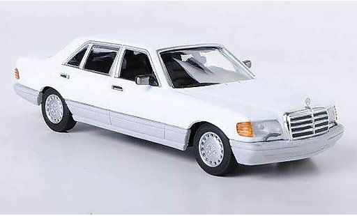 Mercedes 560 Base 1/43 Minichamps (W126) blanche 1989 miniature
