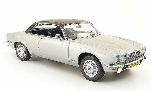 Jaguar XJ Base 1/18 Neo c 4.2 grise metallisee/noire 1974 miniature