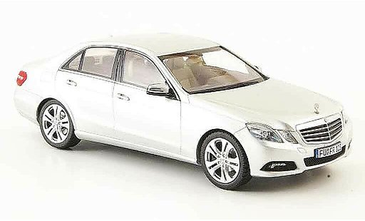 Mercedes Classe E Base 1/43 Schuco Berline (W212) Avantgarde grise metallisee 2009 miniature