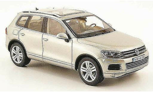 Volkswagen Touareg Base 1/43 Schuco grise 2010 miniature