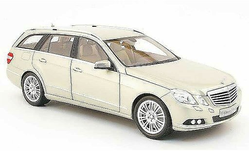 Mercedes Classe E T-Modell 1/18 Minichamps (s212) beige 2009 miniature