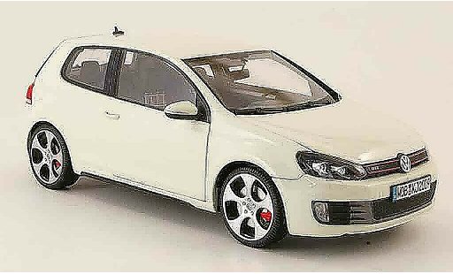 Volkswagen Golf GTI 1/18 Maisto blanche 2009 miniature