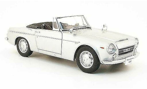 Datsun Fairlady Coupe 1/18 Autoart 2000 (sr311) grise miniature
