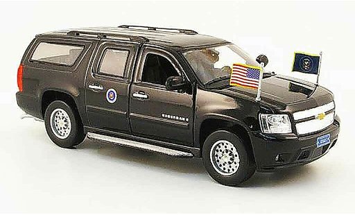 Chevrolet Suburban special edition 1/43 Luxury Die Cast Presidential noire 2009 2010 miniature