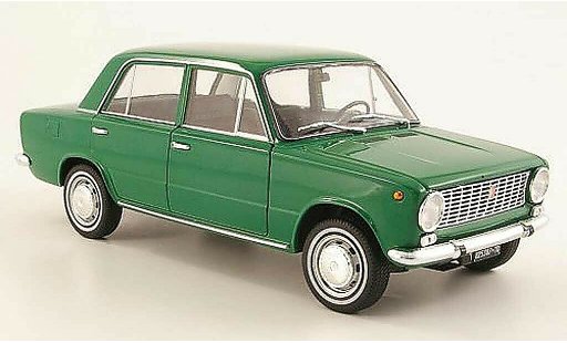 Fiat 124 Limousine 1/18 IST Models verte 1966 miniature