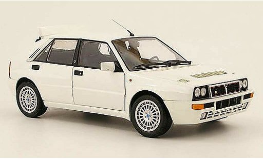 Lancia Delta HF Integrale 1/18 Kyosho evoluzione 2 blanche miniature