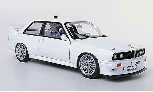 Bmw M3 dtm 1/18 Autoart E30 blanche Plain Body Version miniature