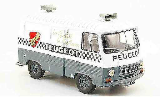 Peugeot J7 Base 1/43 IXO cycles miniature